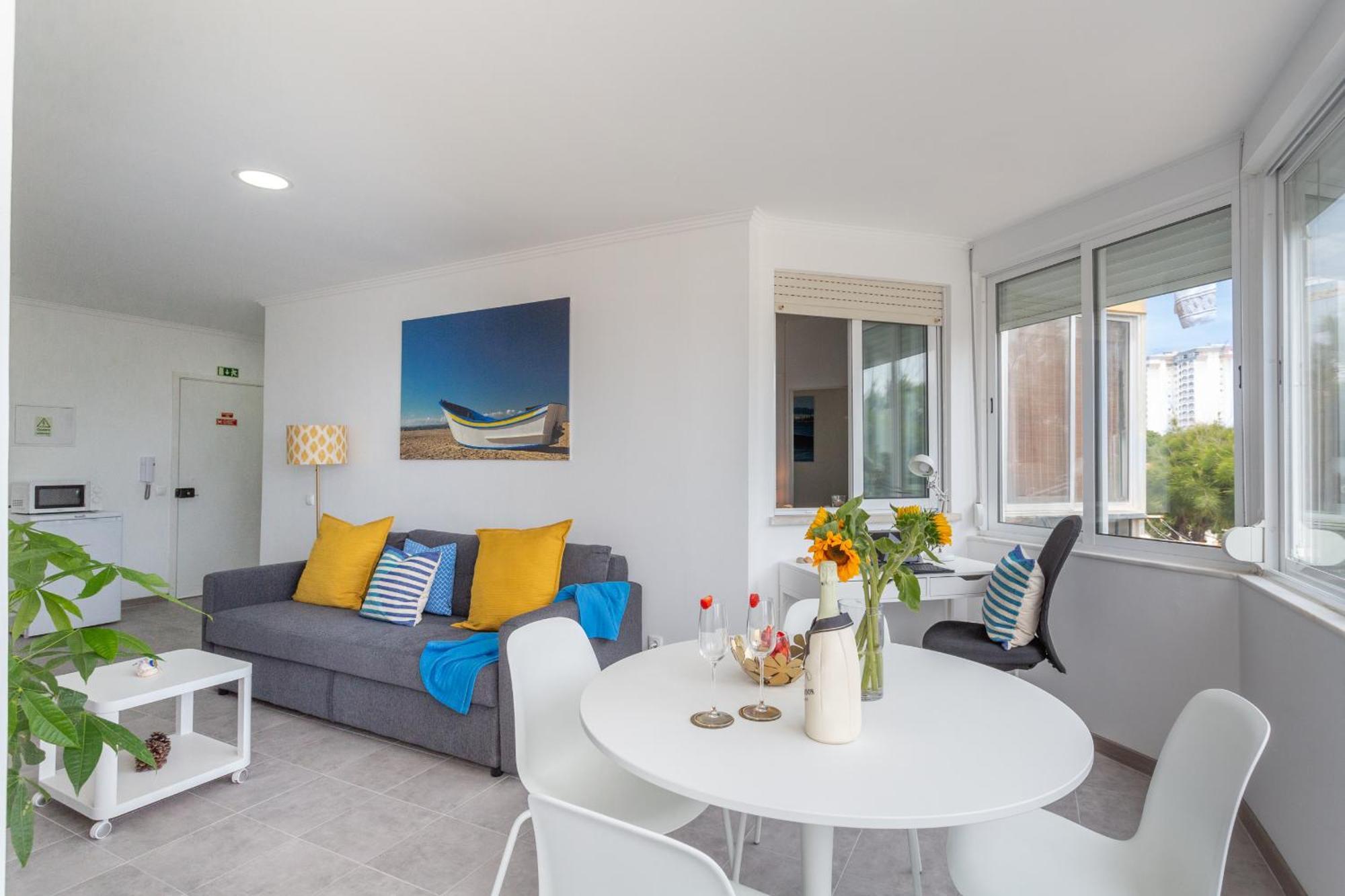Beguest Beachfront Apartment Caparica Lisbon กอสตา ดา กาปาริกา ภายนอก รูปภาพ